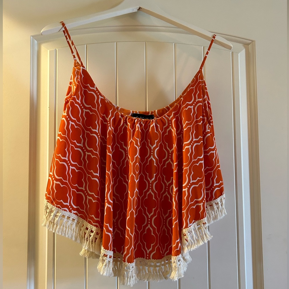 Fabrik Sleeveless Flowy Blouse.  Built in Bra, Size Small, NWT.